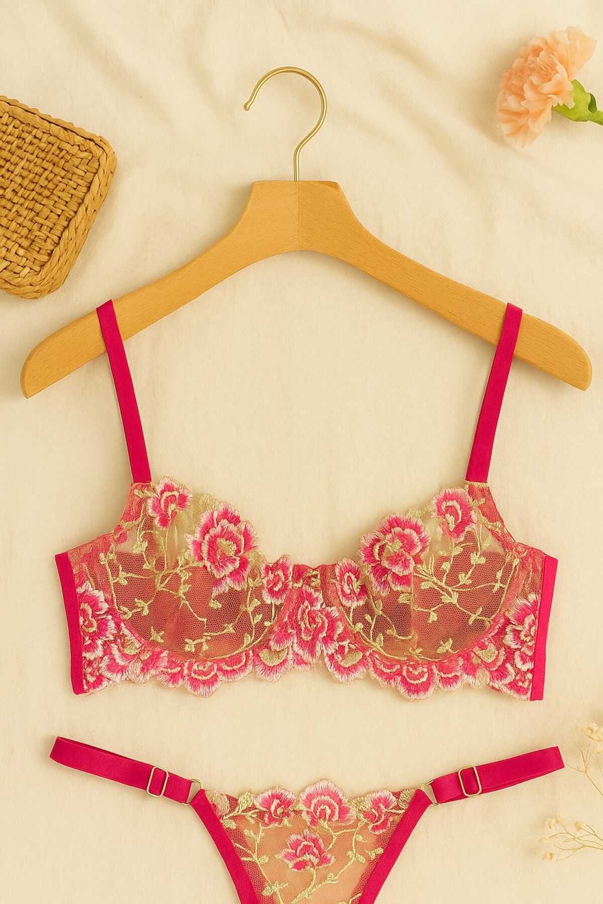 Fuşya Çiçek İşlemeli Transparan Bralet ve Tanga Takım