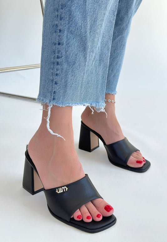 Miyon Siyah Cilt Topuklu Terlik