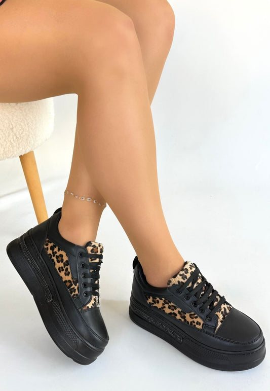 Lorrin Siyah Cilt Leopar Detaylı Bağcıklı Spor Ayakkabı