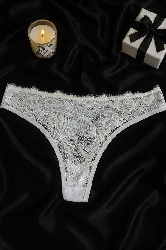 Zarif Dantelli Bralet ve String Külot Takımı