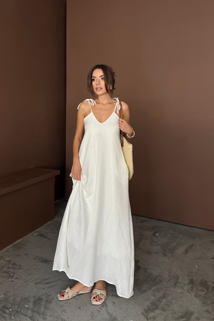 ASKILI UZUN SALAŞ MÜSLİN ELBİSE - Beyaz