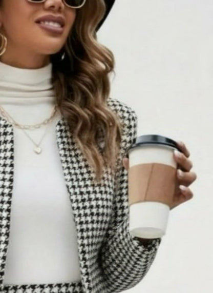 Kadın Uzun Kollu önü Açık Dokuma Ceket Ve Mini Etek Ikili Takım