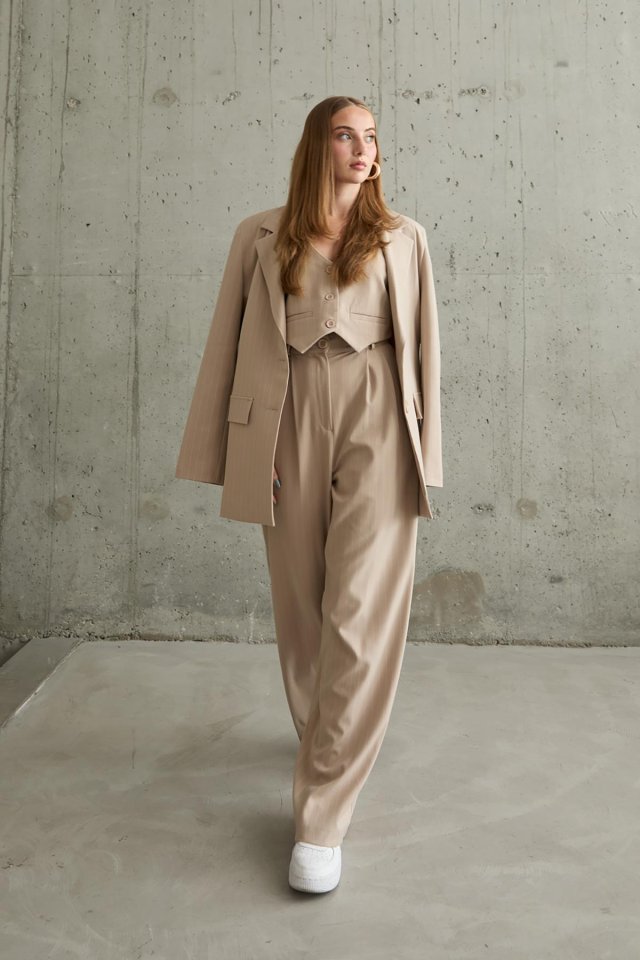 Bej Çizgili Ceket - Yelek Ve Pantolon Takım