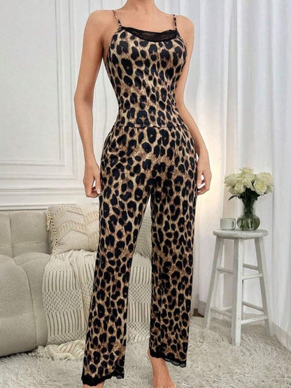 Kadın Ip Askılı Yakası Dantelli Bluz Ve Pijama Sandy Ikili Takım