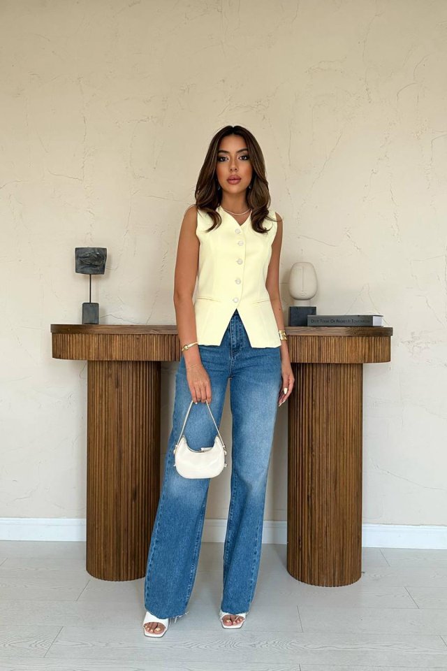 Sarı Belden Oturtma Detaylı Düğmeli Yelek