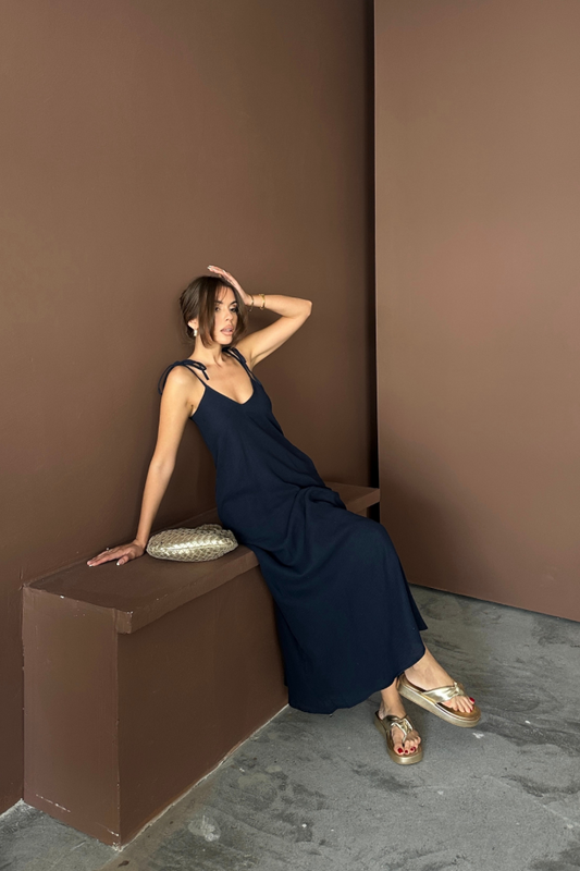 ASKILI UZUN SALAŞ MÜSLİN ELBİSE - Lacivert