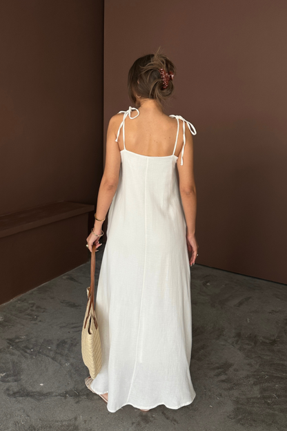 ASKILI UZUN SALAŞ MÜSLİN ELBİSE - Beyaz