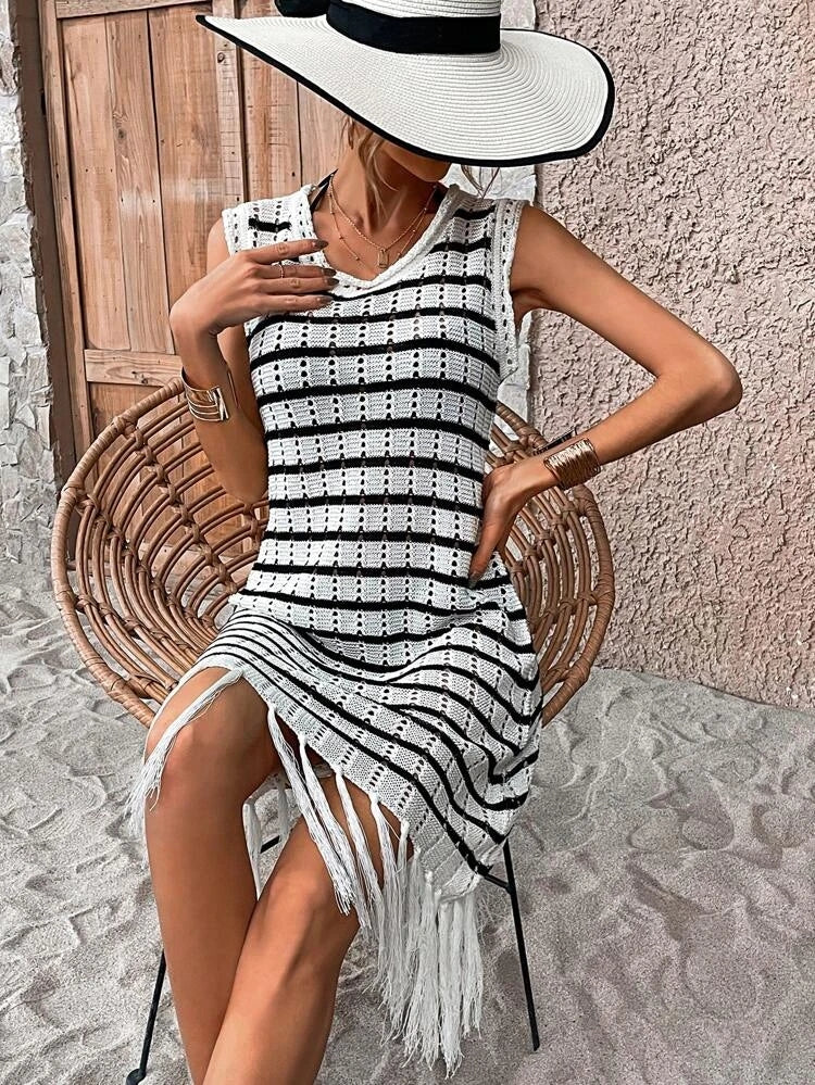 Kadın Kolsuz V Yaka Eteği Püsküllü çizgi Desen Triko Elbise