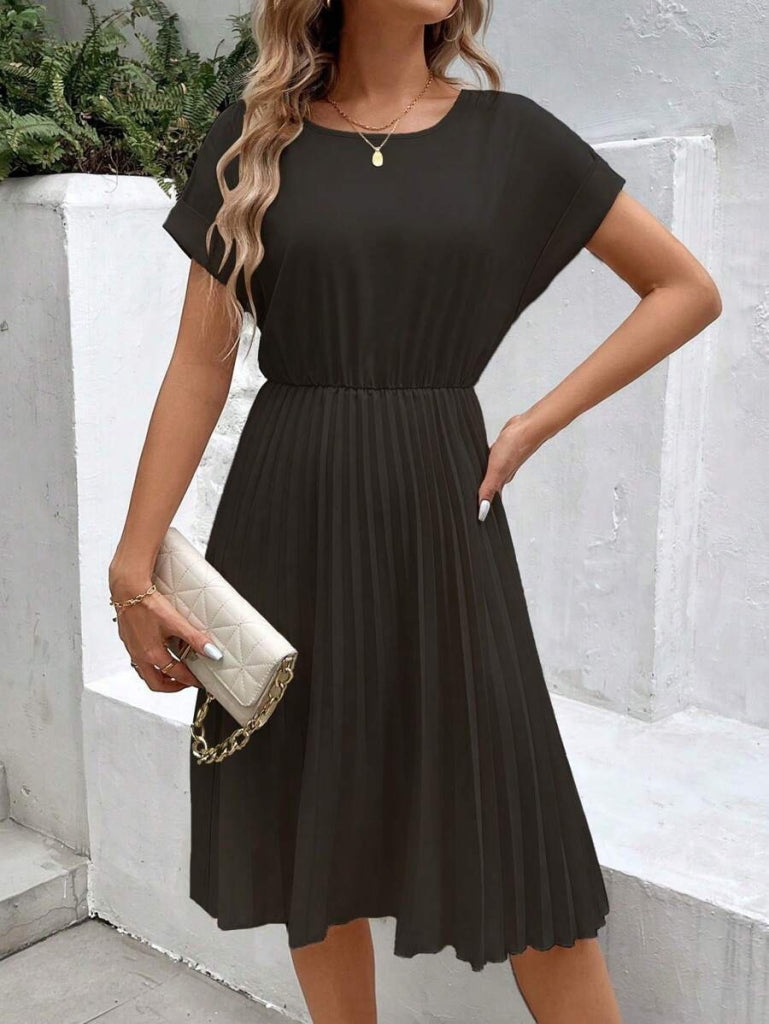 Kadın Kısa Kollu Yakası Açık Belden Lastikli Pileli Kısa Ithal Krep Elbise