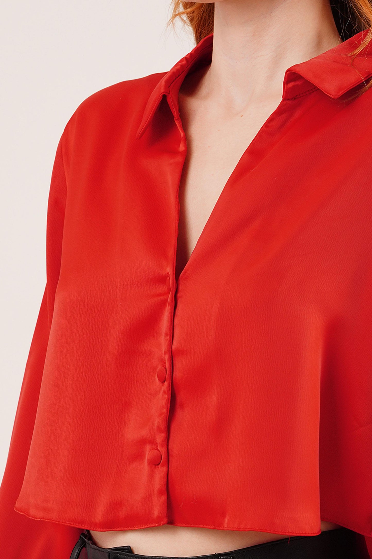 Saten Crop Model Kırmızı Gömlek