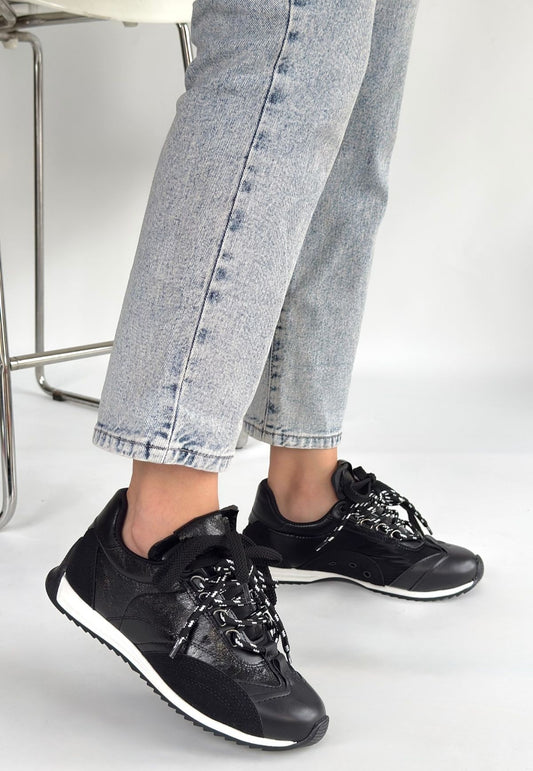Ranu Siyah Cilt Paraşüt Detaylı Bağcıklı Spor Ayakkabı