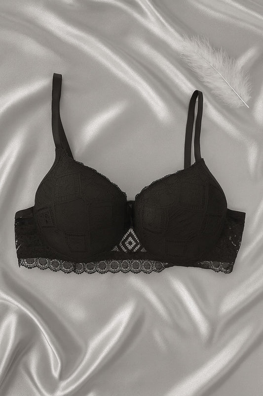 Siyah Dantelli Push Up Sütyen Takımı
